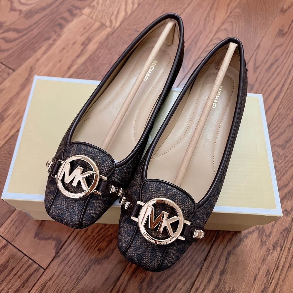 Michael Kors Fulton Flat Shoes - Picture 2 of 4